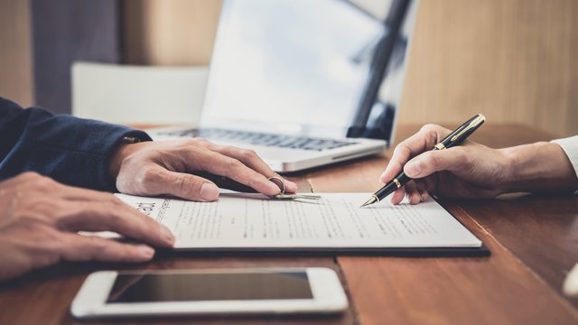 Verstehe deinen niederländischen Mietvertrag: Ein Leitfaden für Expats